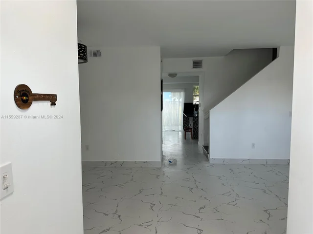5225 NW 112th Ave # 5, Doral FL 33178
