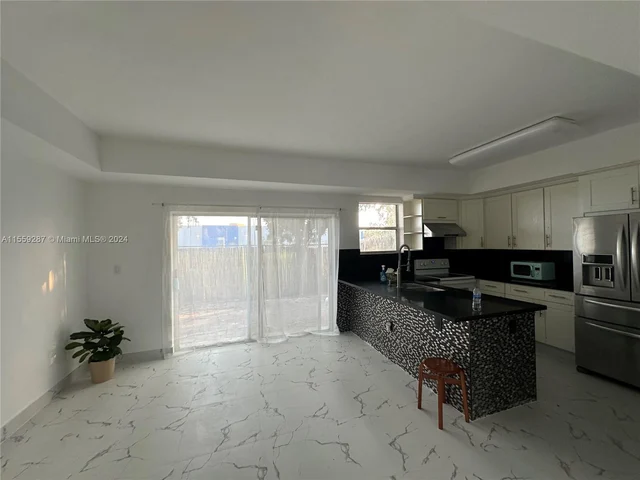 5225 NW 112th Ave # 5, Doral FL 33178