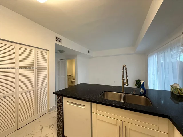 5225 NW 112th Ave # 5, Doral FL 33178