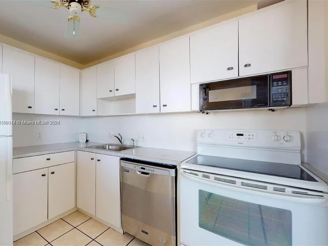 3625 N Country Club Dr # 2601, Aventura FL 33180