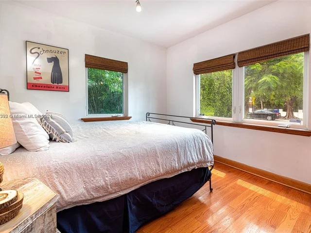 527 SW 20th Rd, Miami FL 33129