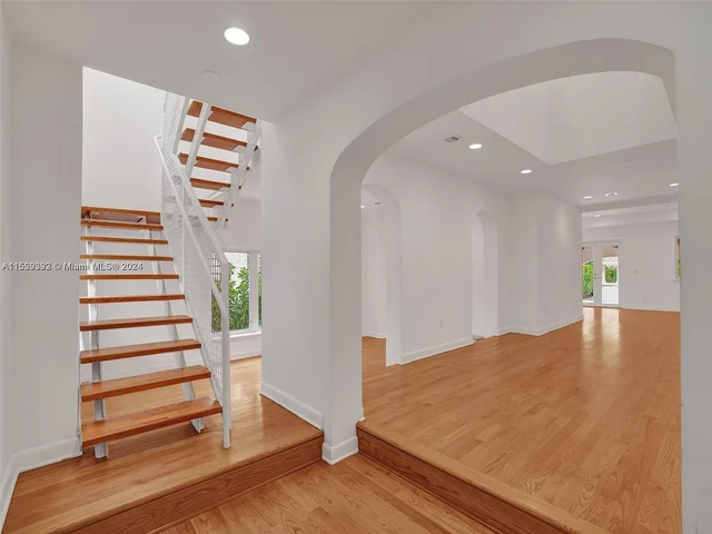 527 SW 20th Rd, Miami FL 33129