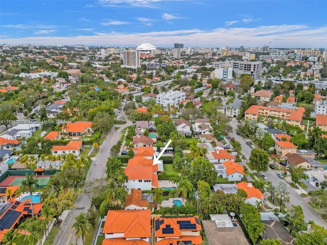 527 SW 20th Rd, Miami FL 33129