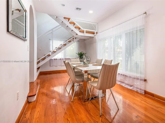 527 SW 20th Rd, Miami FL 33129