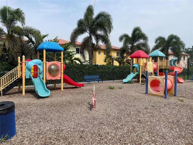 1075 NE 41st Ave # 1075, Homestead FL 33033