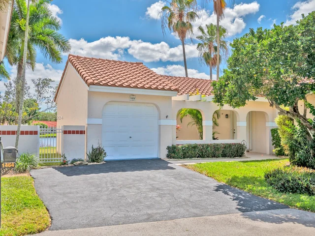 1464 Garden Rd, Weston FL 33326