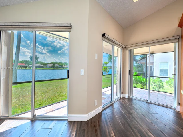 1464 Garden Rd, Weston FL 33326