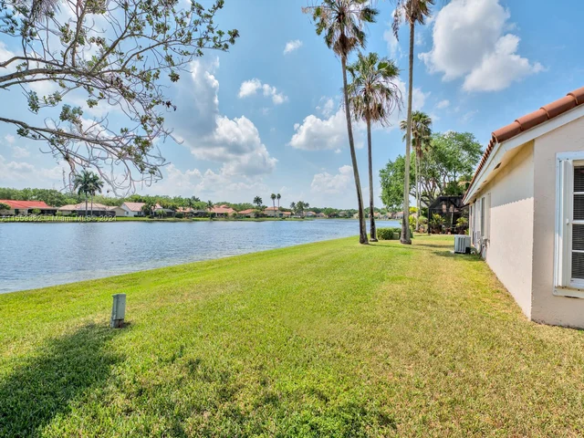 1464 Garden Rd, Weston FL 33326