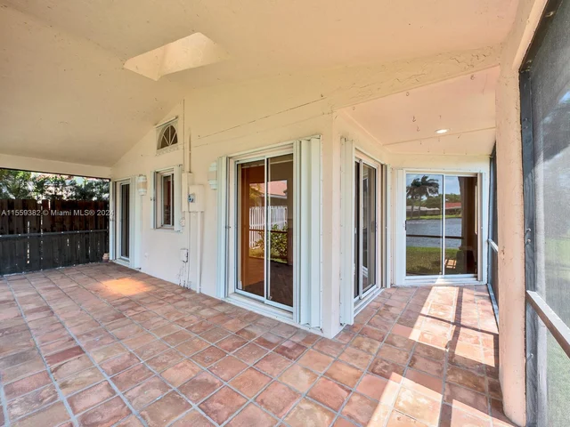 1464 Garden Rd, Weston FL 33326