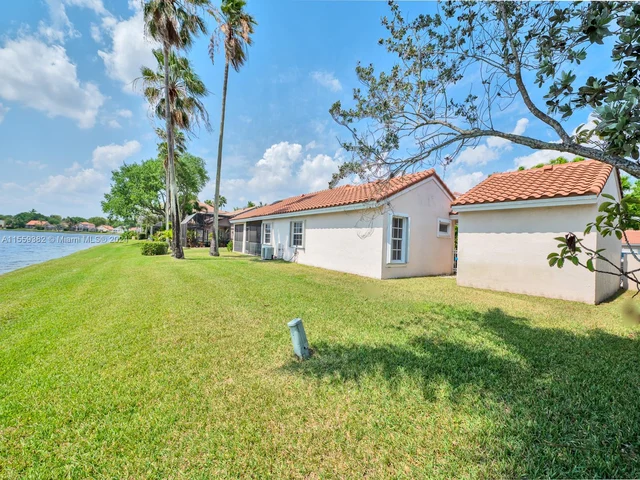 1464 Garden Rd, Weston FL 33326