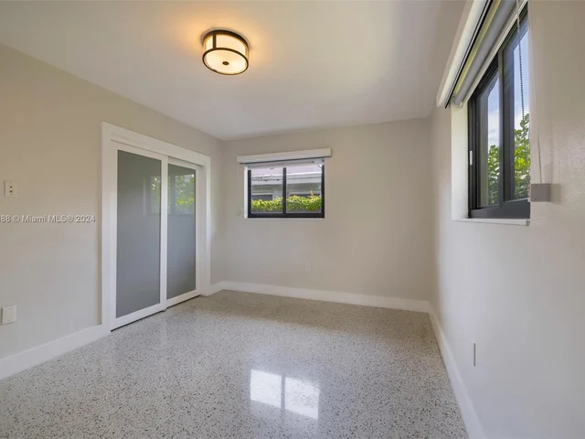 2539 SW 20th St, Miami FL 33145