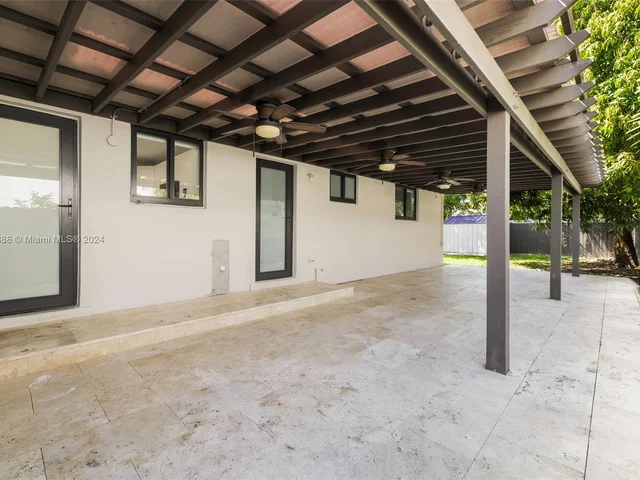 2539 SW 20th St, Miami FL 33145