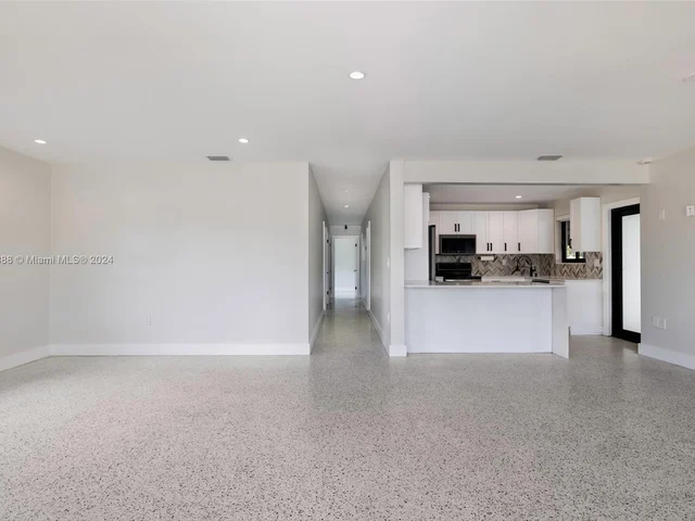 2539 SW 20th St, Miami FL 33145