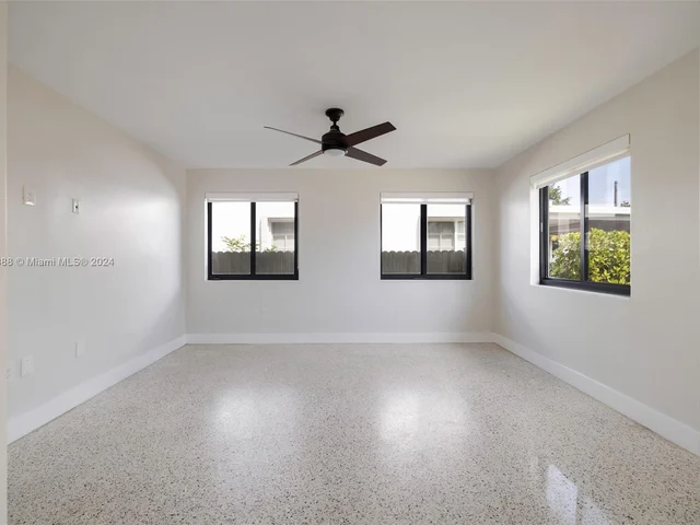 2539 SW 20th St, Miami FL 33145