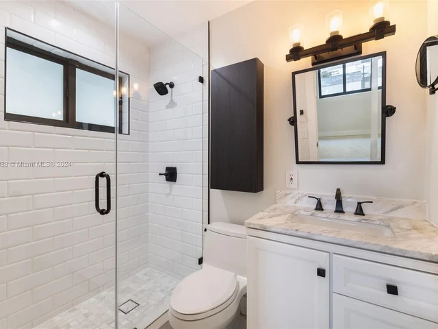 2539 SW 20th St, Miami FL 33145