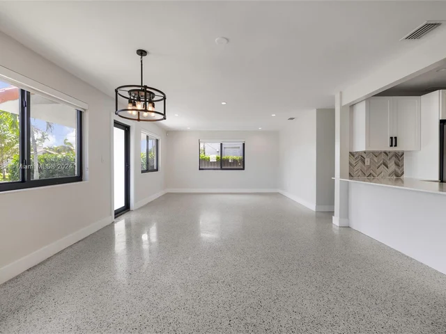 2539 SW 20th St, Miami FL 33145