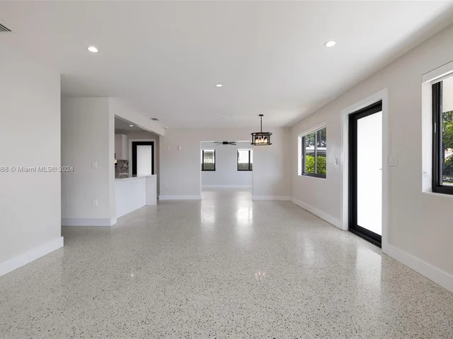 2539 SW 20th St, Miami FL 33145