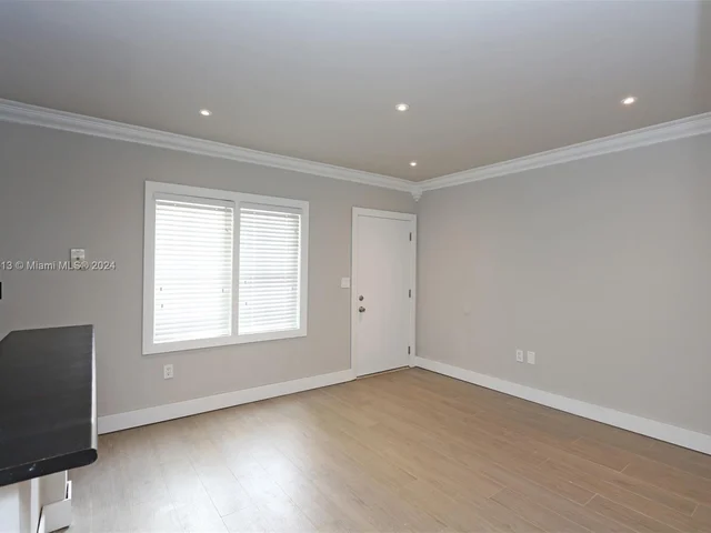 3375 Franklin Ave # D, Miami FL 33133