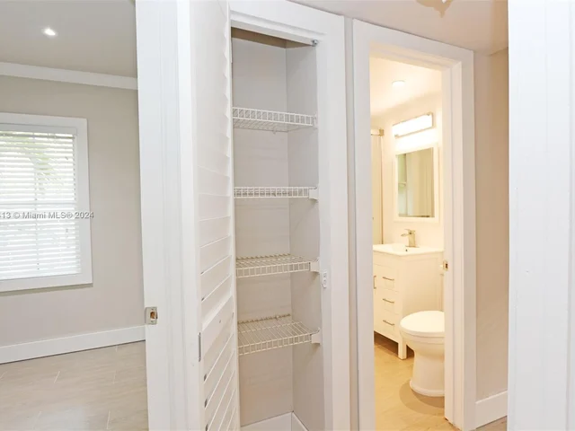 3375 Franklin Ave # D, Miami FL 33133