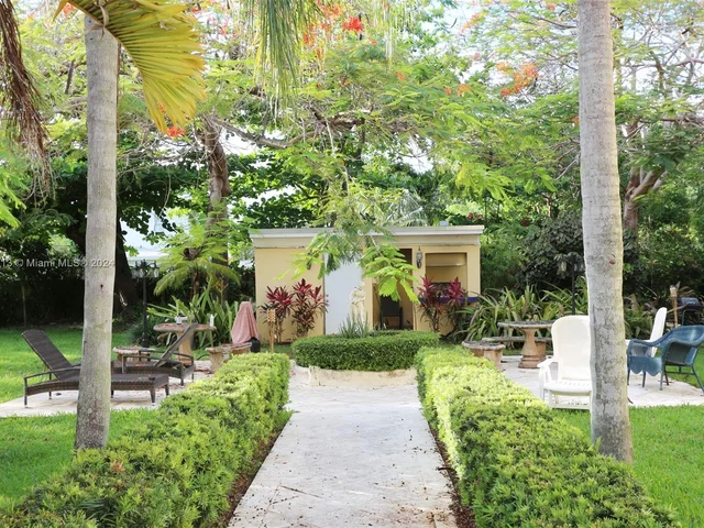 3375 Franklin Ave # D, Miami FL 33133