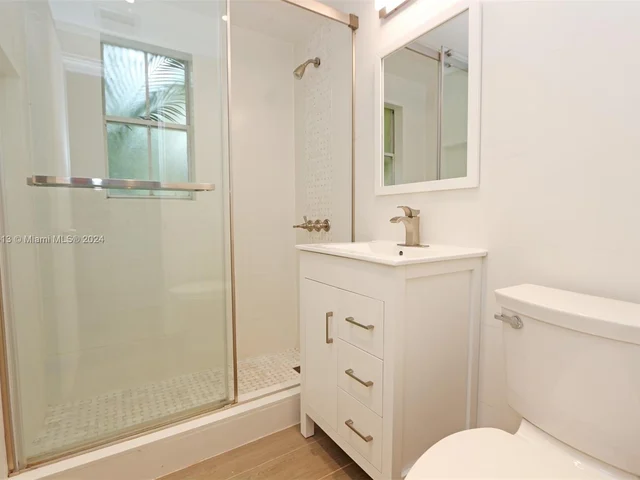 3375 Franklin Ave # D, Miami FL 33133