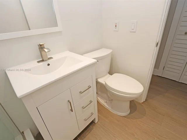 3375 Franklin Ave # D, Miami FL 33133