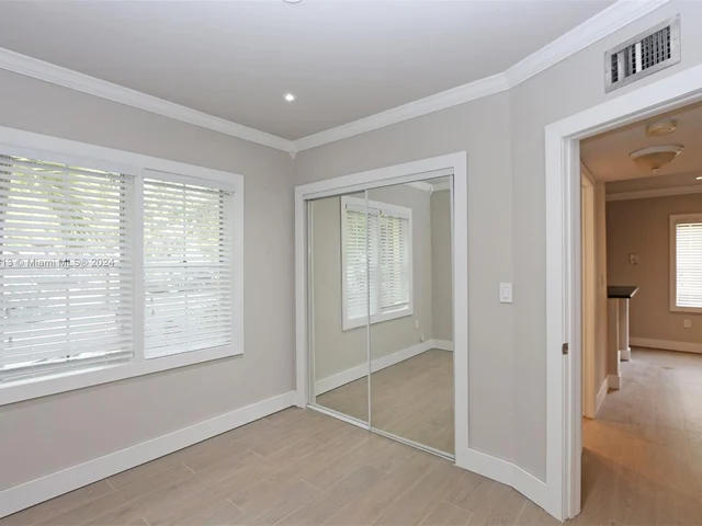 3375 Franklin Ave # D, Miami FL 33133