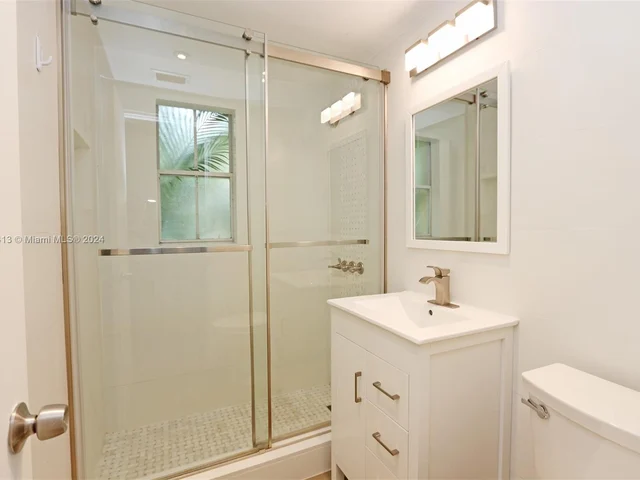 3375 Franklin Ave # D, Miami FL 33133