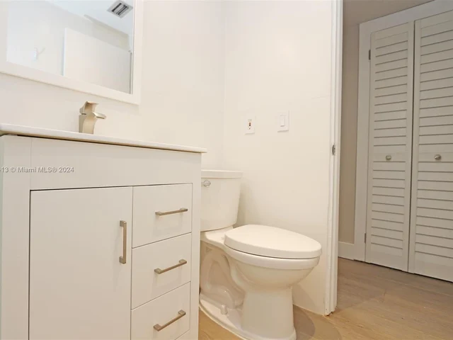 3375 Franklin Ave # D, Miami FL 33133