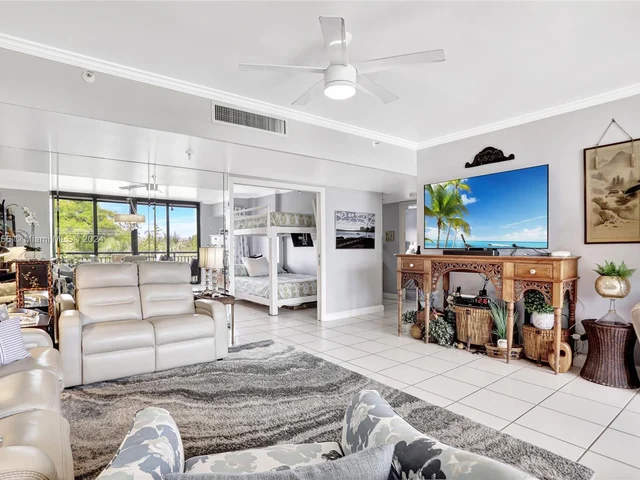 2300 NE 33rd Ave # 402, Fort Lauderdale FL 33305