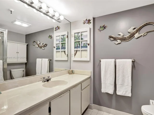 2300 NE 33rd Ave # 402, Fort Lauderdale FL 33305