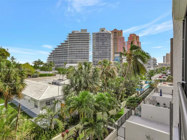 2300 NE 33rd Ave # 402, Fort Lauderdale FL 33305