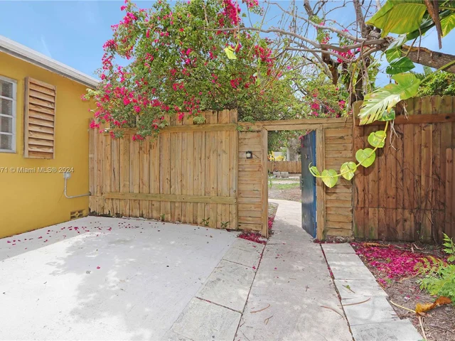 1954 SW 25th Ter, Miami FL 33133