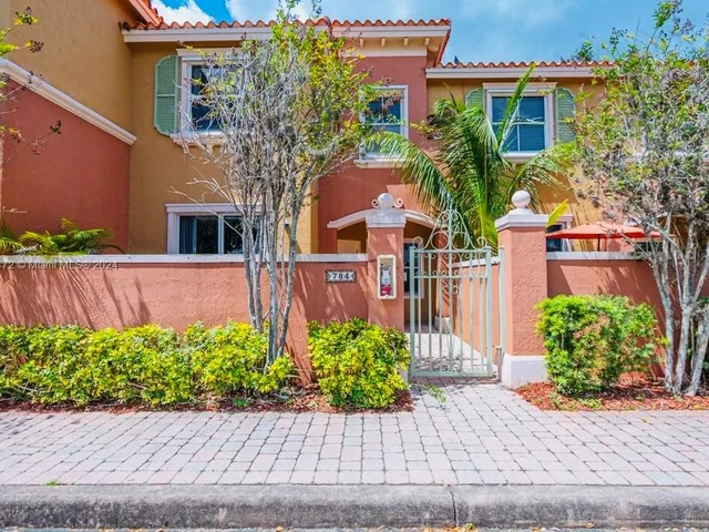 784 SW 106th Ave # 1902, Pembroke Pines FL 33025