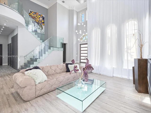 992 Sanibel Dr, Hollywood FL 33019