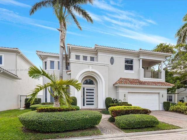 992 Sanibel Dr, Hollywood FL 33019