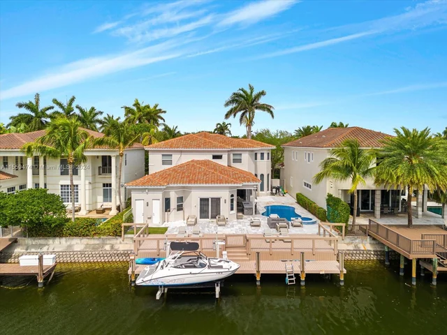 992 Sanibel Dr, Hollywood FL 33019