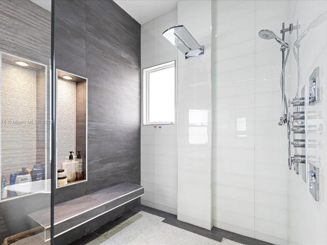 992 Sanibel Dr, Hollywood FL 33019