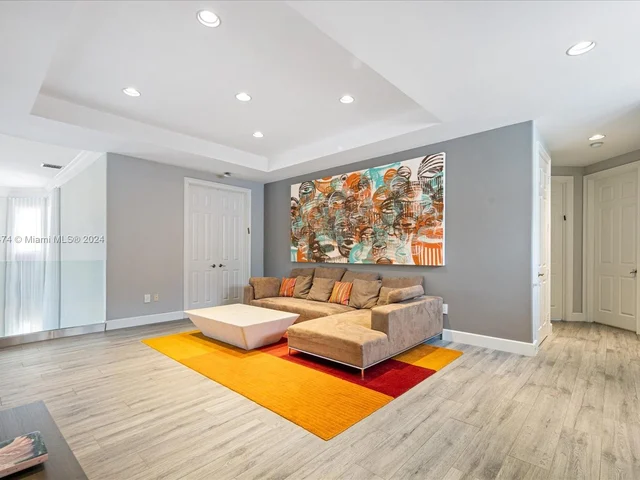 992 Sanibel Dr, Hollywood FL 33019