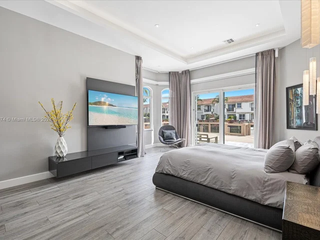 992 Sanibel Dr, Hollywood FL 33019