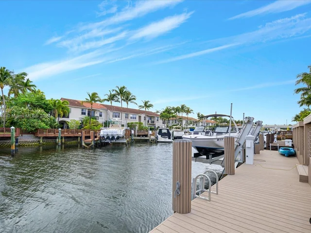 992 Sanibel Dr, Hollywood FL 33019