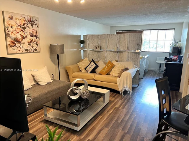 6195 NW 186th St # 211, Hialeah FL 33015