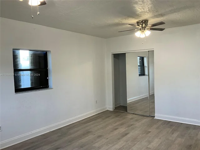 1044 NW 51st St, Miami FL 33127