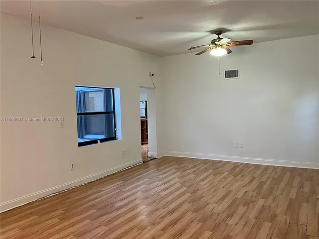 1044 NW 51st St, Miami FL 33127