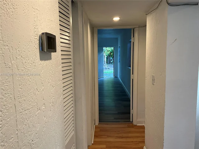 1044 NW 51st St, Miami FL 33127