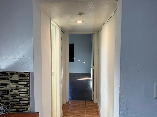 1044 NW 51st St, Miami FL 33127