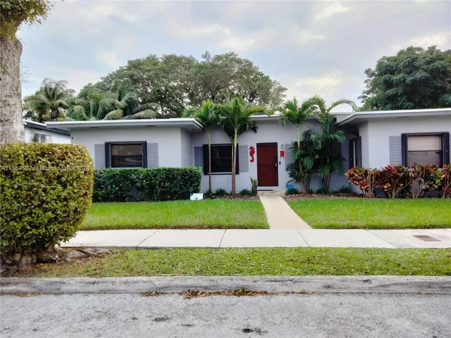 1044 NW 51st St, Miami FL 33127