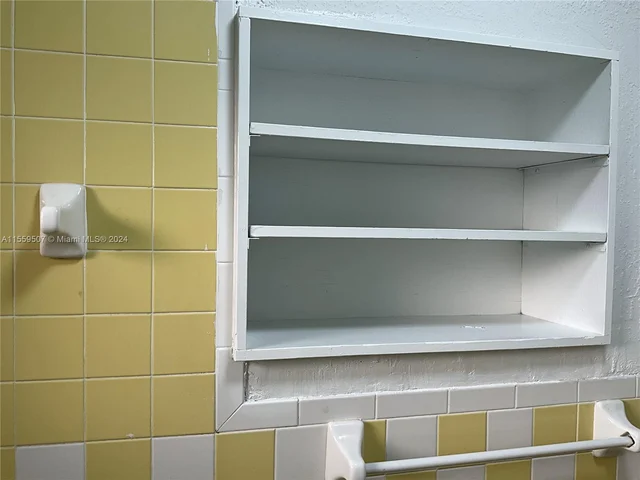 1044 NW 51st St, Miami FL 33127