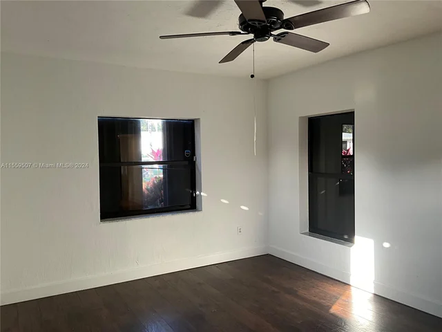 1044 NW 51st St, Miami FL 33127