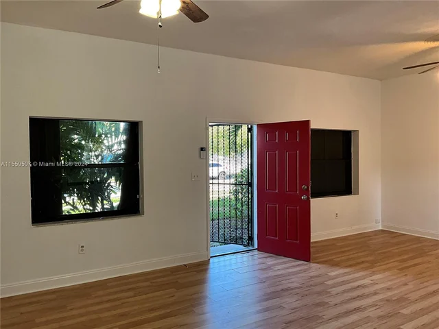 1044 NW 51st St, Miami FL 33127